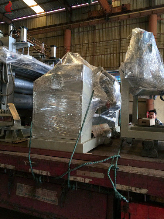 720毫米宽度五辊PVC日历机采用PLC控制触摸屏