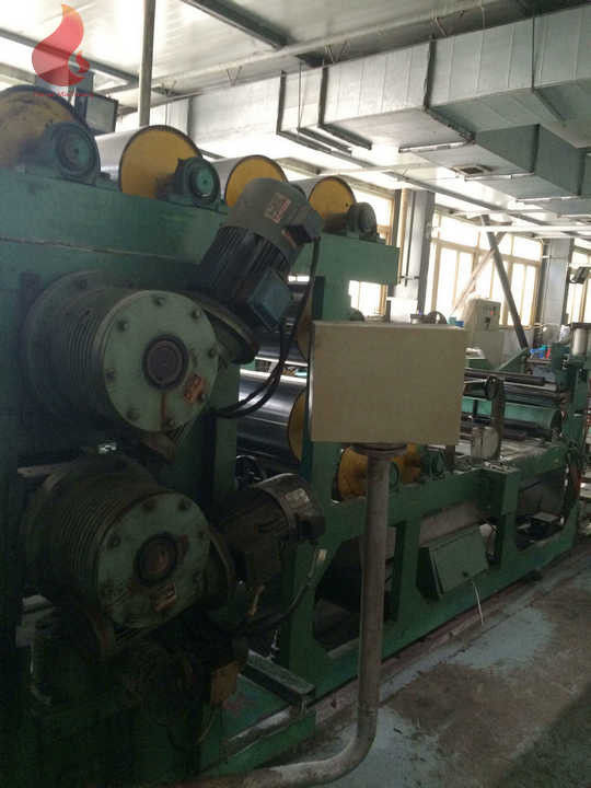 该PLC控制机器的PVC轧辊饲料发生率à hautes températures de résistance