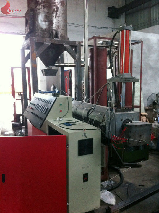 这是一种防腐的机器，也是一种药量的机器，机器是自动的