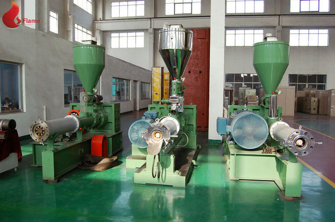 塑料挤出机为压延机和PVC压延机配套使用