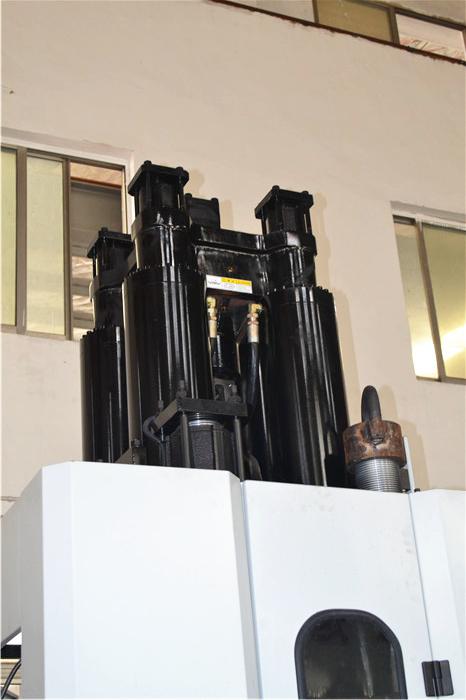 La pressione 200 tonnellate vulcanizza il colpo a macchina del volume 2000cc and 500mm