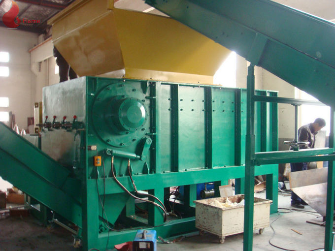 Tagliuzzatrice残渣德拉PLASTICA迪PROFILI阿尔fusioni迪ALLUMINIO / singola trinciatrice dell'asse
