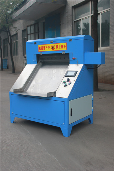 정밀数控실도리콘절단기,실리콘사출성형기계단하나칼