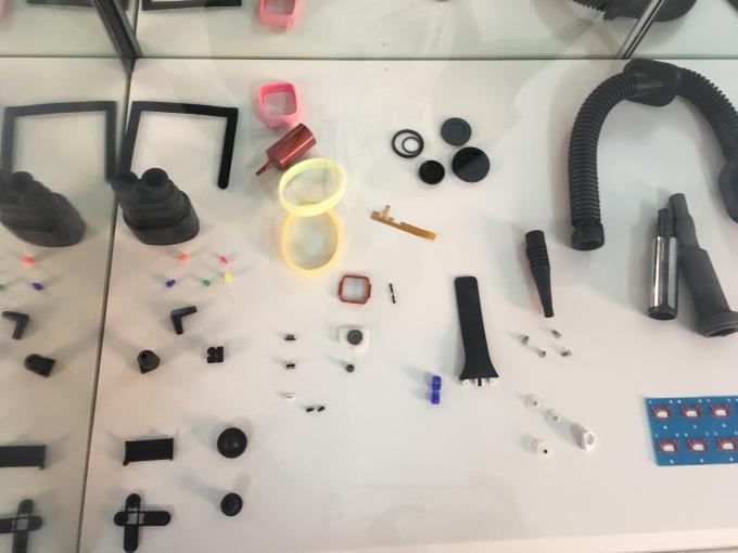 수직주입기계300톤주입양3000 cc의도표700 * 700 mm의나사직경45