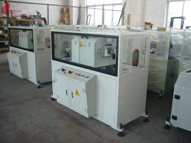 안정되어있는성과HDPE관밀어남선/플라스틱관밀어남기계