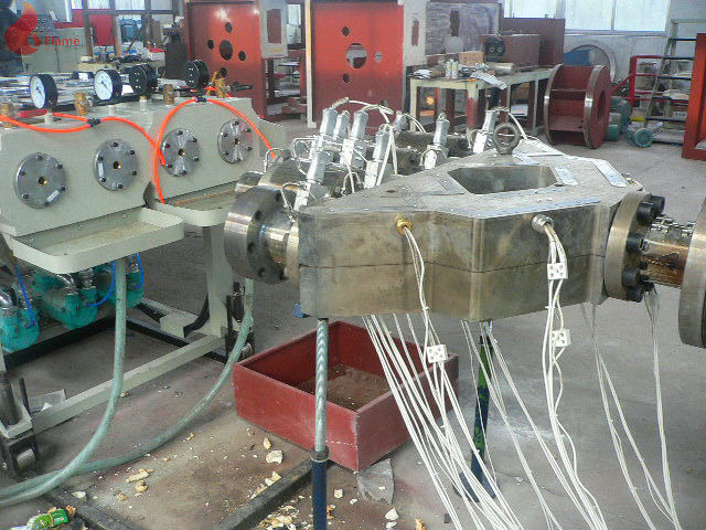 Ø110mm-800mm的管道挤出管线，用于排水井外壳管道