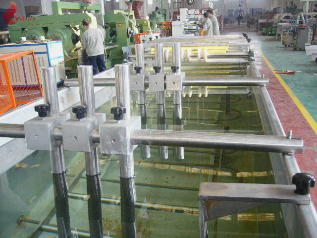 以100%再生聚酯片为原料的单双带生产线