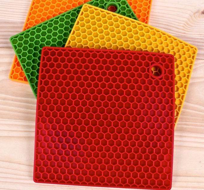 Cojín de vulcanización del silicón de la producción机器和机器之间的距离